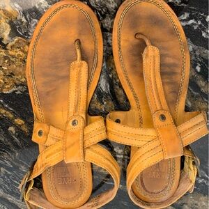 Frye Alessia Trapunto sandals